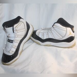 Nike Air Jordan 1.5 youth High-Top Sneakers in White and Black